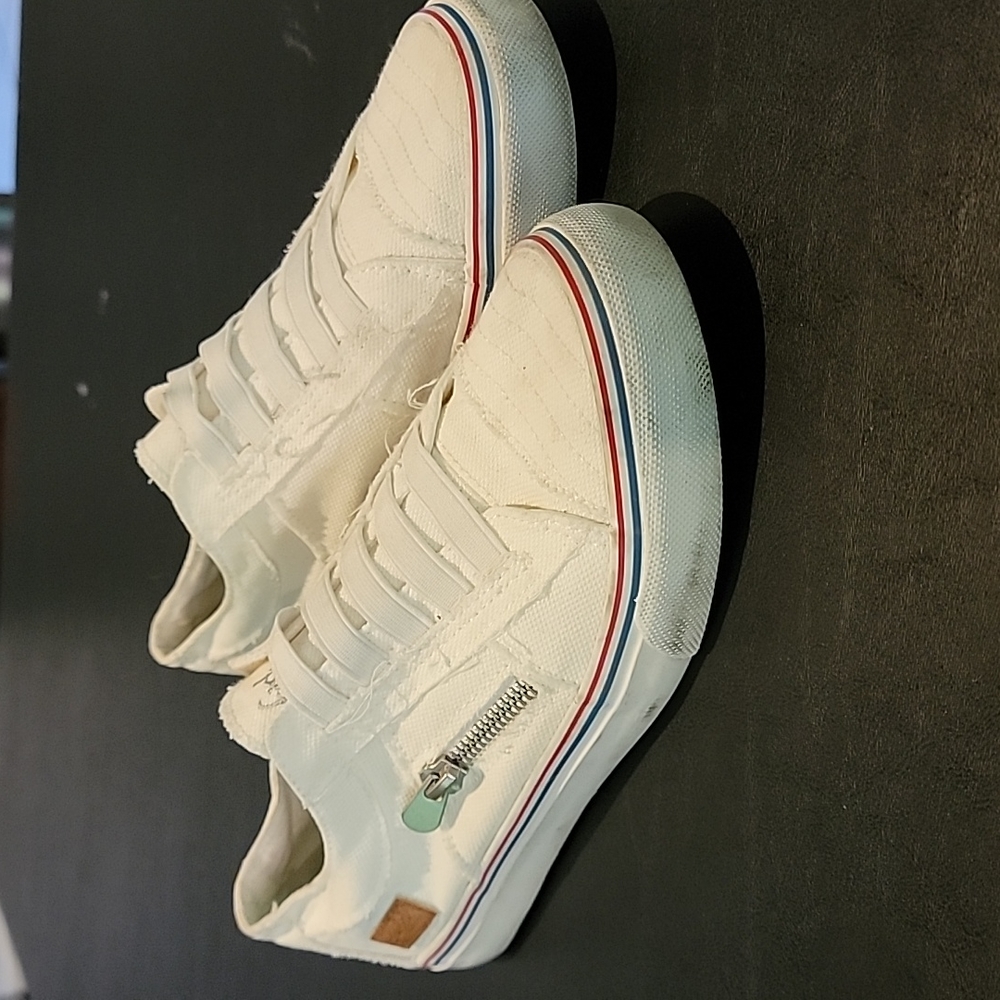 Slip on sneakers